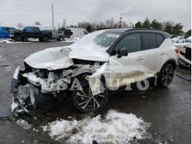 VOLVO XC40 T5 R- 2021