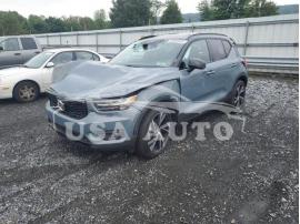 VOLVO XC40 T5 R- 2022