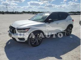 VOLVO XC40 T5 R- 2021
