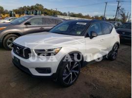 VOLVO XC40 T5 R- 2021