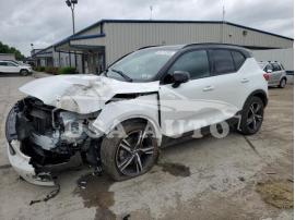 VOLVO XC40 T5 R- 2021