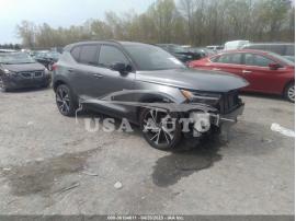 VOLVO XC40 R-DESIGN 2019