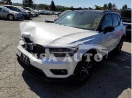 VOLVO XC40 T5 R- 2021