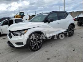 VOLVO XC40 T5 R- 2021