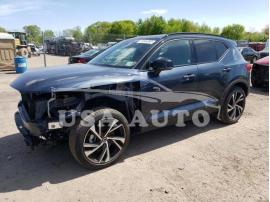 VOLVO XC40 T5 R- 2022