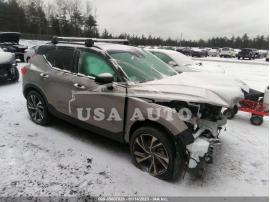 VOLVO XC40 R-DESIGN 2022