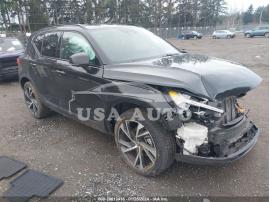 VOLVO XC40 T5 R-DESIGN 2022