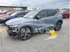 VOLVO XC40 T5 R- 2021