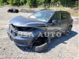 VOLVO XC40 T5 R- 2022
