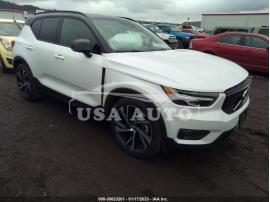 VOLVO XC40 R-DESIGN 2020