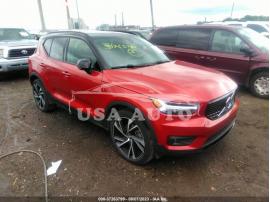 VOLVO XC40 R-DESIGN 2021