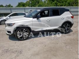 VOLVO XC40 T5 R- 2021
