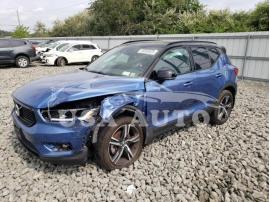 VOLVO XC40 T5 R- 2021