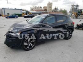 VOLVO XC40 T5 R- 2021