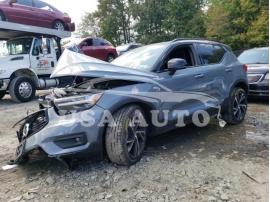 VOLVO XC40 T5 R- 2022