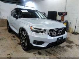 VOLVO XC40 R-DESIGN 2022