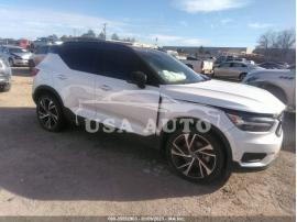 VOLVO XC40 R-DESIGN 2021
