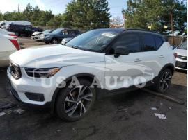 VOLVO XC40 T5 R- 2022
