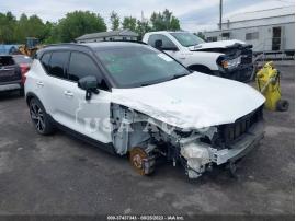 VOLVO XC40 R-DESIGN 2019