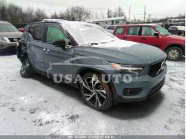 VOLVO XC40 R-DESIGN 2021
