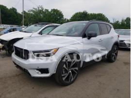 VOLVO XC40 T5 R- 2021