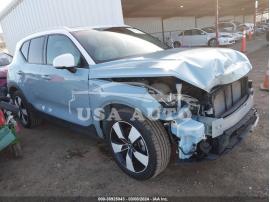 VOLVO XC40 T5 MOMENTUM/T5 R-DESIGN 2019