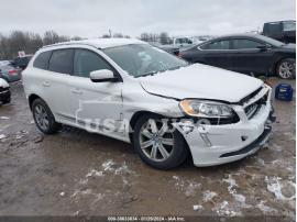 VOLVO XC60 T5 INSCRIPTION 2017