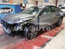 VOLVO S60 CROSS 2018