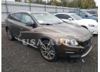 VOLVO V60 CROSS 2017