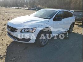 VOLVO V60 CROSS 2017