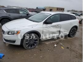 VOLVO V60 CROSS 2017