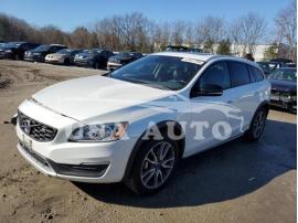 VOLVO V60 CROSS 2017