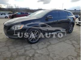 VOLVO V60 CROSS 2015