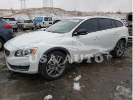 VOLVO V60 CROSS 2016