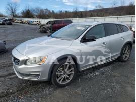 VOLVO V60 CROSS 2016