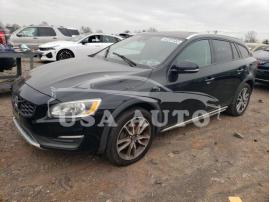 VOLVO V60 CROSS 2015