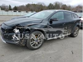 VOLVO V60 CROSS 2015