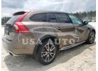 VOLVO V60 CROSS 2015