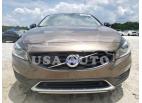 VOLVO V60 CROSS 2015