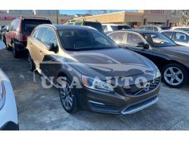VOLVO V60 CROSS 2015
