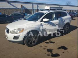 VOLVO XC60 T6 2012