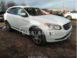 VOLVO XC60 T6 2015