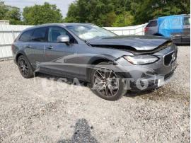 VOLVO V90 CROSS 2020