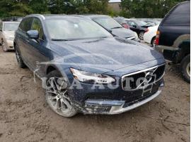 VOLVO V90 CROSS 2020