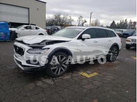 VOLVO V90 CROSS 2021