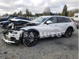 VOLVO V90 CROSS 2020