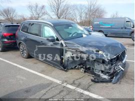 VOLVO XC90 T6 MOMENTUM 7 PASSENGER 2021