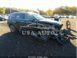 VOLVO XC90 MOMENTUM 2022