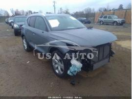 VOLVO XC40 MOMENTUM 2020