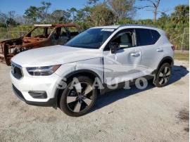 VOLVO XC40 T4 MO 2021